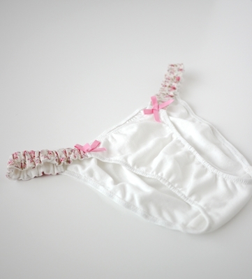 コスモスピンクフラワーショーツ