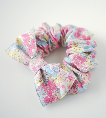 リボンシュシュ