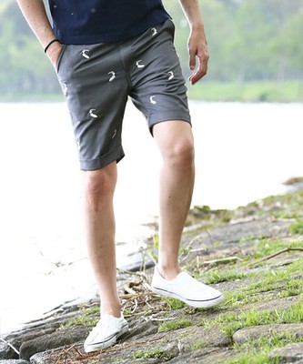 "SAILOR SURFER"EMBROIDERY SHORTS：総柄ショートパン