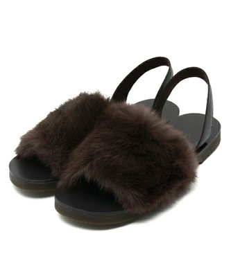 ファーサンダル