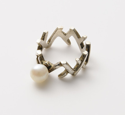 パールと幾何学のリング