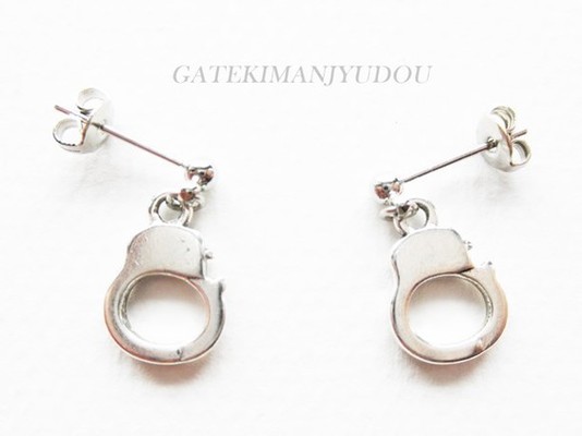 手錠ピアス【イヤリング変更可】