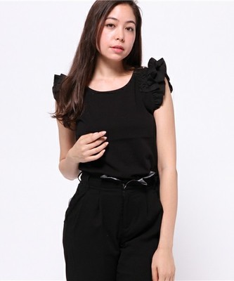 袖フリルノースリーブトップス