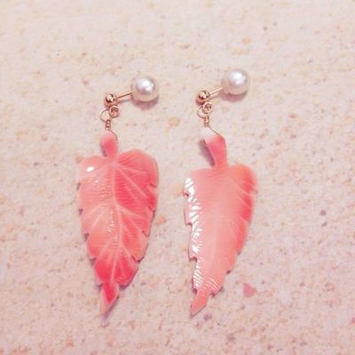 Pink leaf earing
