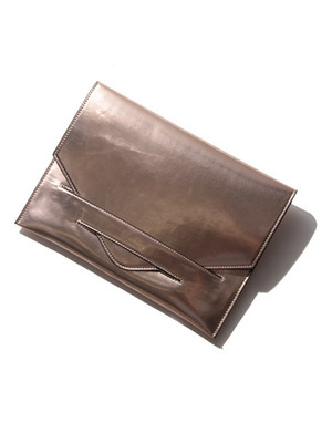 Mila Owen (ミラオーウェン)  メタリッククラッチバッグ