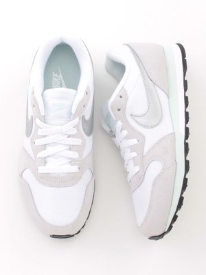 emmi (エミ)  【NIKE】WMNS NIKE MD RUNNER 2