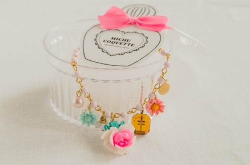 Vintage カボションとベビーピンクビーズのブレスレット