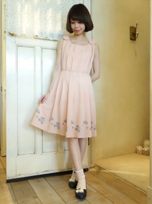 ローズプリントタック使いノースリーブワンピース