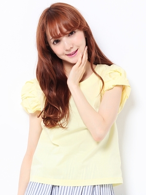 変形パフ袖ブラウス