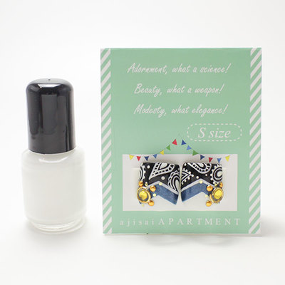 足の親指用のペディチップと他の爪用の同色系マニキュアミニボトルのセット