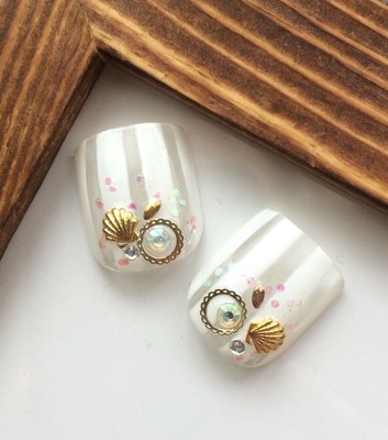 白ストライプ&シェル☆ペディネイルチップ