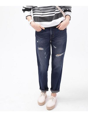 ダメージデニムパンツ