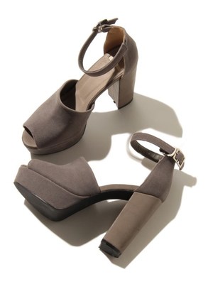 オープントゥサンダル