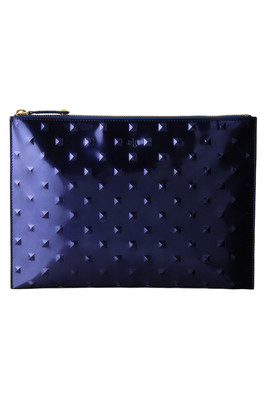 elaエラ ピラミッドスタッズ メタリッククラッチバッグ