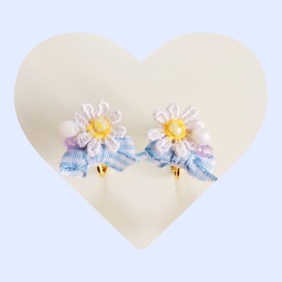 ギンガムリボンとデイジーのイヤリング