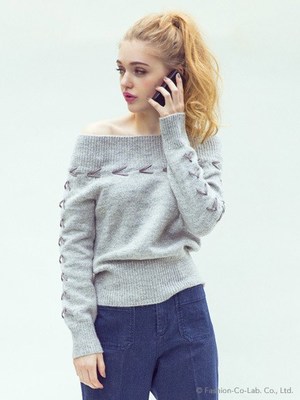 リボンスピンドルオフショルニット