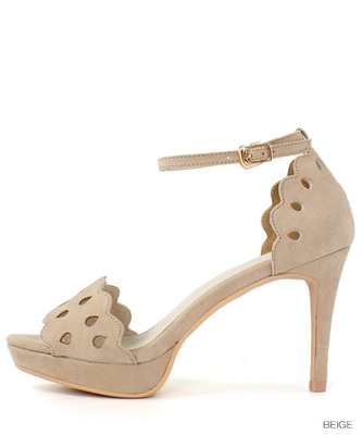 スカラップアンクルストラップサンダル