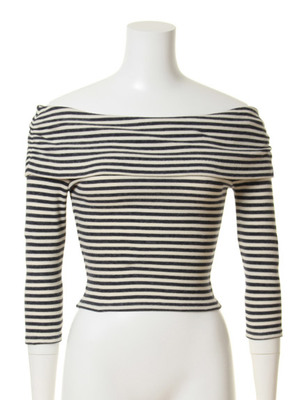 オフショルカットトップス