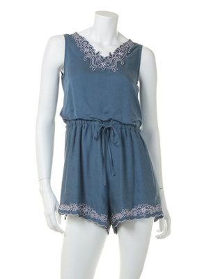 Lily Brown (リリーブラウン) コットン刺繍ロンパース