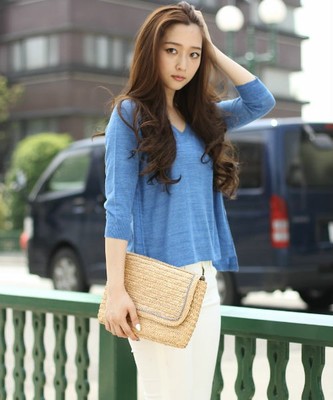 ストライプパイピングストロークラッチバッグ