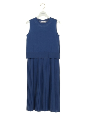 プリーツニットワンピース