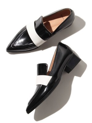 ポインテッドローファー