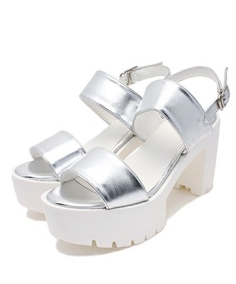 ストラップヒールサンダル