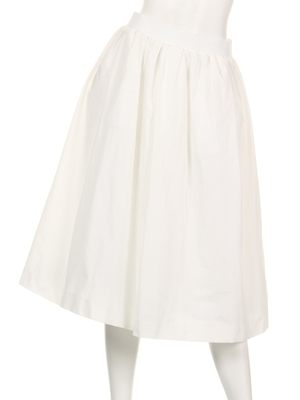 タフタスカート