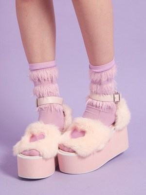 FLUFFY HEART HIGH SOLE SANDAL