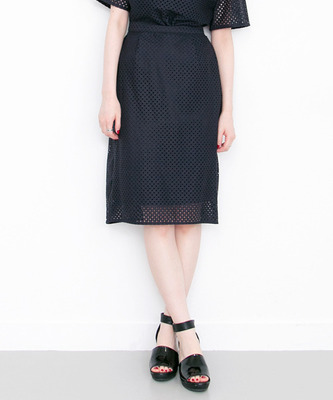 アイレットレースタイトスカート