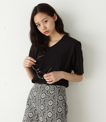 ラウンドヘムネックT