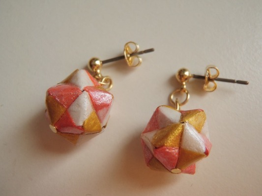 折り紙ピアス 〜ミニこんぺいとう〜