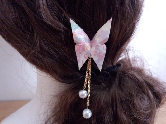 手染め友禅和紙使用　パールおりがみかんざし　薄桃色の蝶