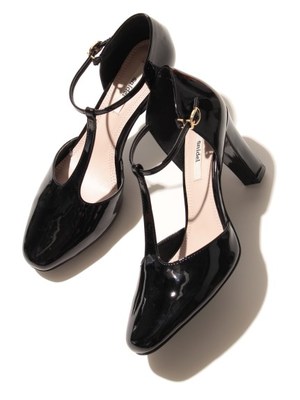 T字ストラップシューズ