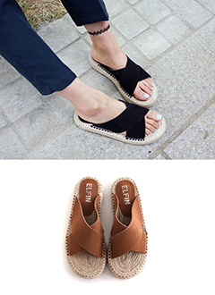 スエード調Xストラップサンダル