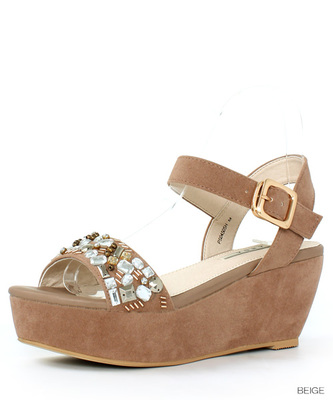 ビジューエンベリッシュスエードサンダル