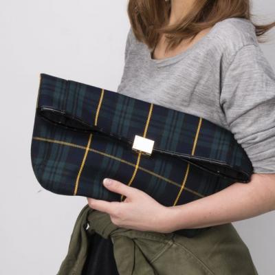 チェックビッククラッチ