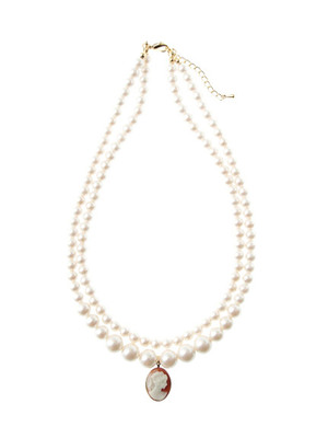Cameo Pearl Necklace