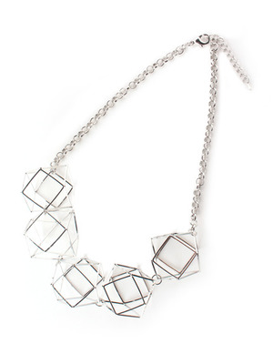 3Dキューブネックレス