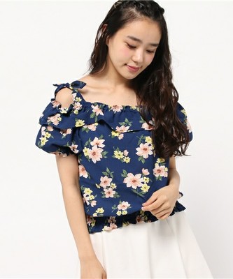 柄フリル衿スモッキングブラウス