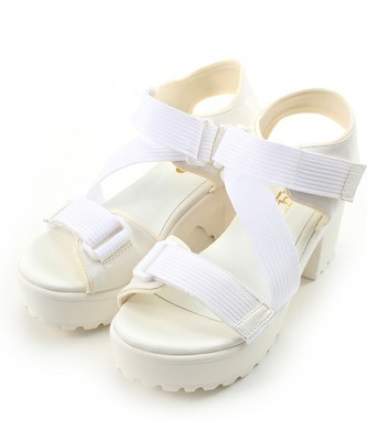 who's who Chico（フーズフーチコ）ベルクロタンクソールサンダル