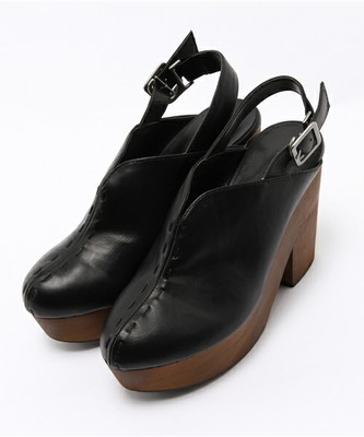 ウッドヒールサボパンプス