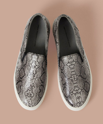 アニマル柄スリッポン