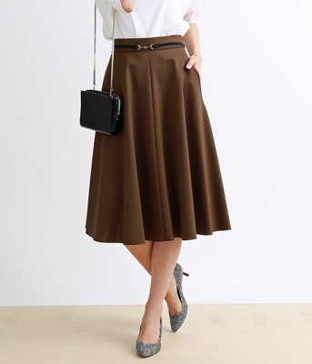 ポンチフレアービットベルト付スカート