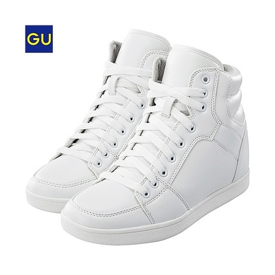 インヒールスニーカー