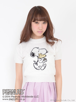 スヌーピーハイネックプルオーバー