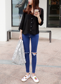 ニーカットブルースキニージーンズ