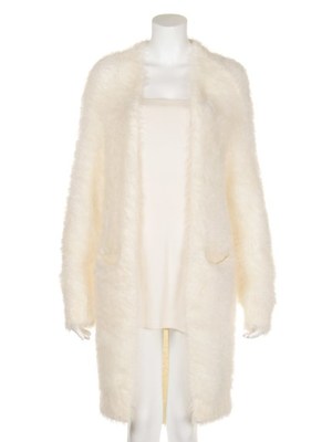 フェザーヤーンガウン