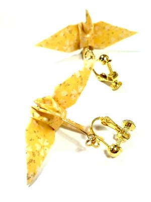 NEW[和風イヤリング・ピアス]折鶴 小桜 黄色