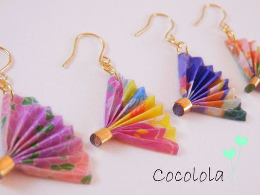 カラフル扇子のピアス